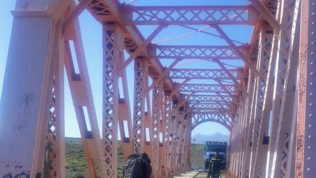 Vialidad realizó trabajos de mantenimiento en Puente – Ruta Provincial Nº 21 y bacheo en la Ruta Provincial Nº 11