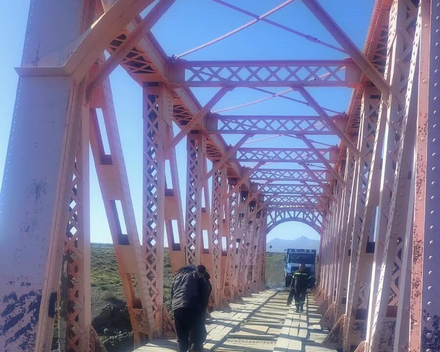 Vialidad realizó trabajos de mantenimiento en Puente – Ruta Provincial Nº 21 y bacheo en la Ruta Provincial Nº 11