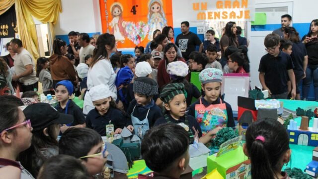 La XVI Feria de Ciencias del Colegio Santa Bárbara reunió a la comunidad de Río Turbio