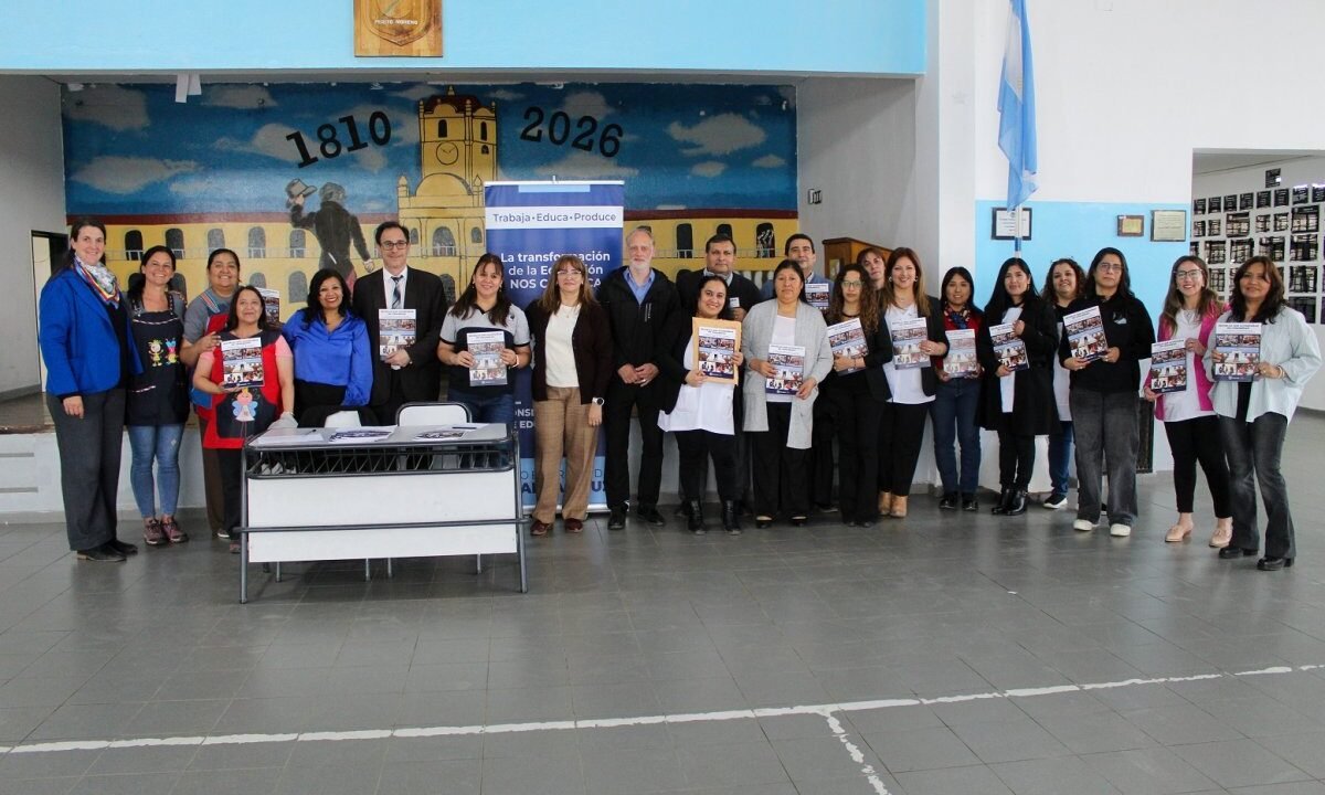 La guía «Escuelas que Acompañan en Comunidad» llegó a Río Turbio