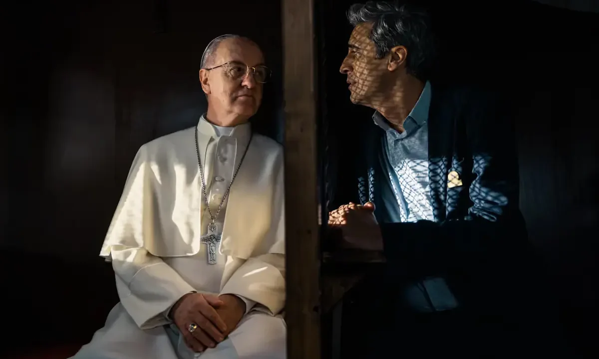 Que Dios perdona a todos: una ligera comedia italiana sobre las contradicciones de la fe religiosa
