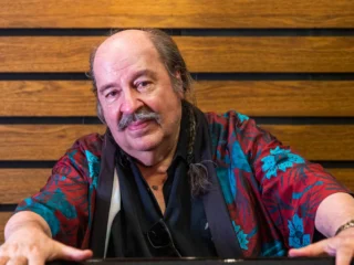 Litto Nebbia: de “La balsa” y la polémica que va a cumplir 60 años al “halago” que le provoca que lo llamen “padre del rock nacional”