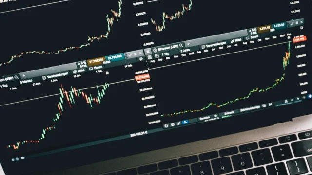 Jornada financiera en rojo: el riesgo país vuelve a cruzar los 760 puntos y caen acciones y bonos