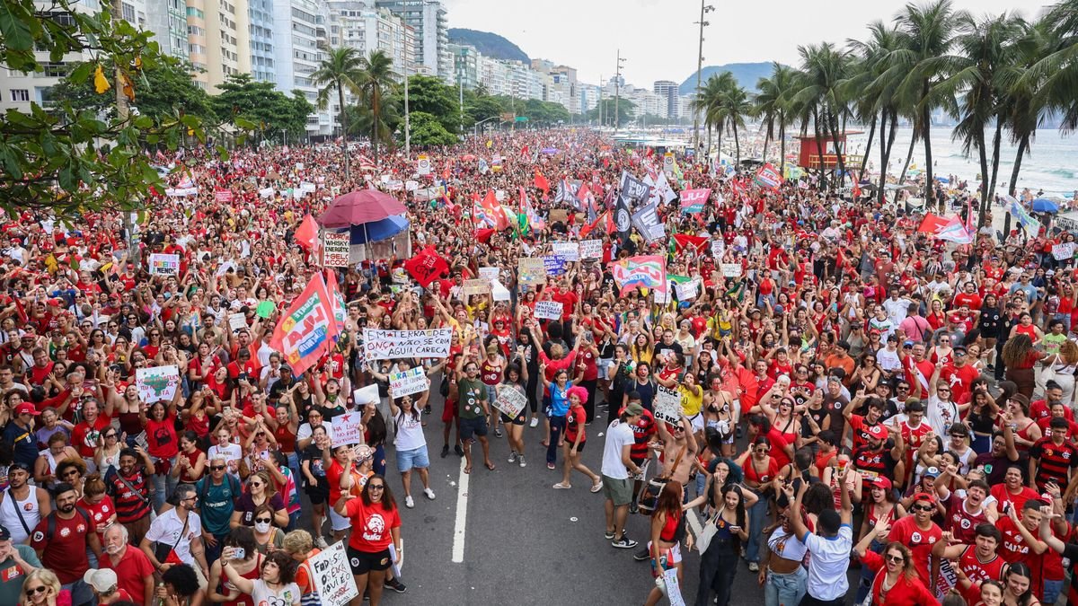 Realizaron otra marcha masiva en apoyo a Lula da Silva en Río de Janeiro a dos semanas del balotaje