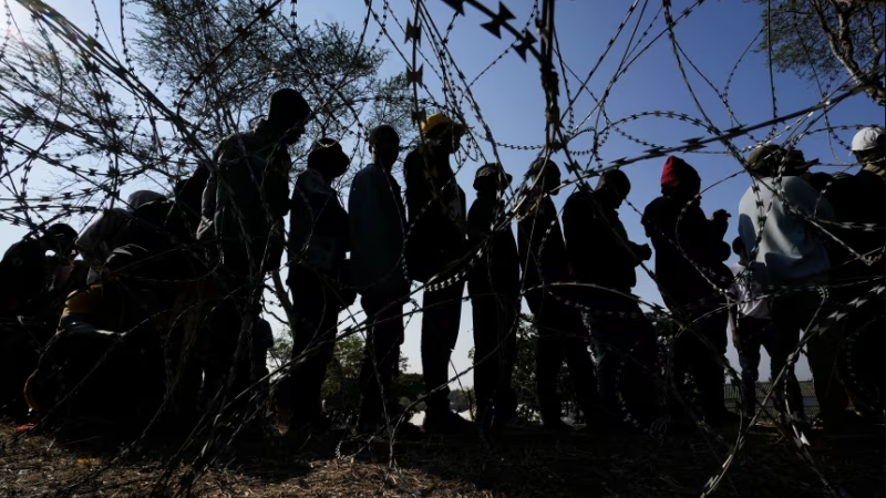 Ciudadano extranjero muere tras ser golpeado durante una marcha en Sudáfrica en medio de tensiones contra inmigrantes