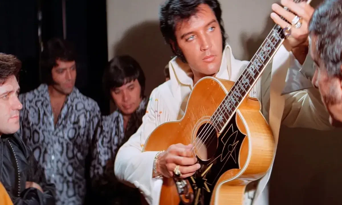 Demandan a Anthropic por usar sin autorización las canciones de Elvis Presley para entrenar a Claude