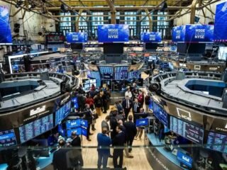 Tensión financiera: el riesgo país rozó los 600 puntos tras conocerse la inflación de septiembre